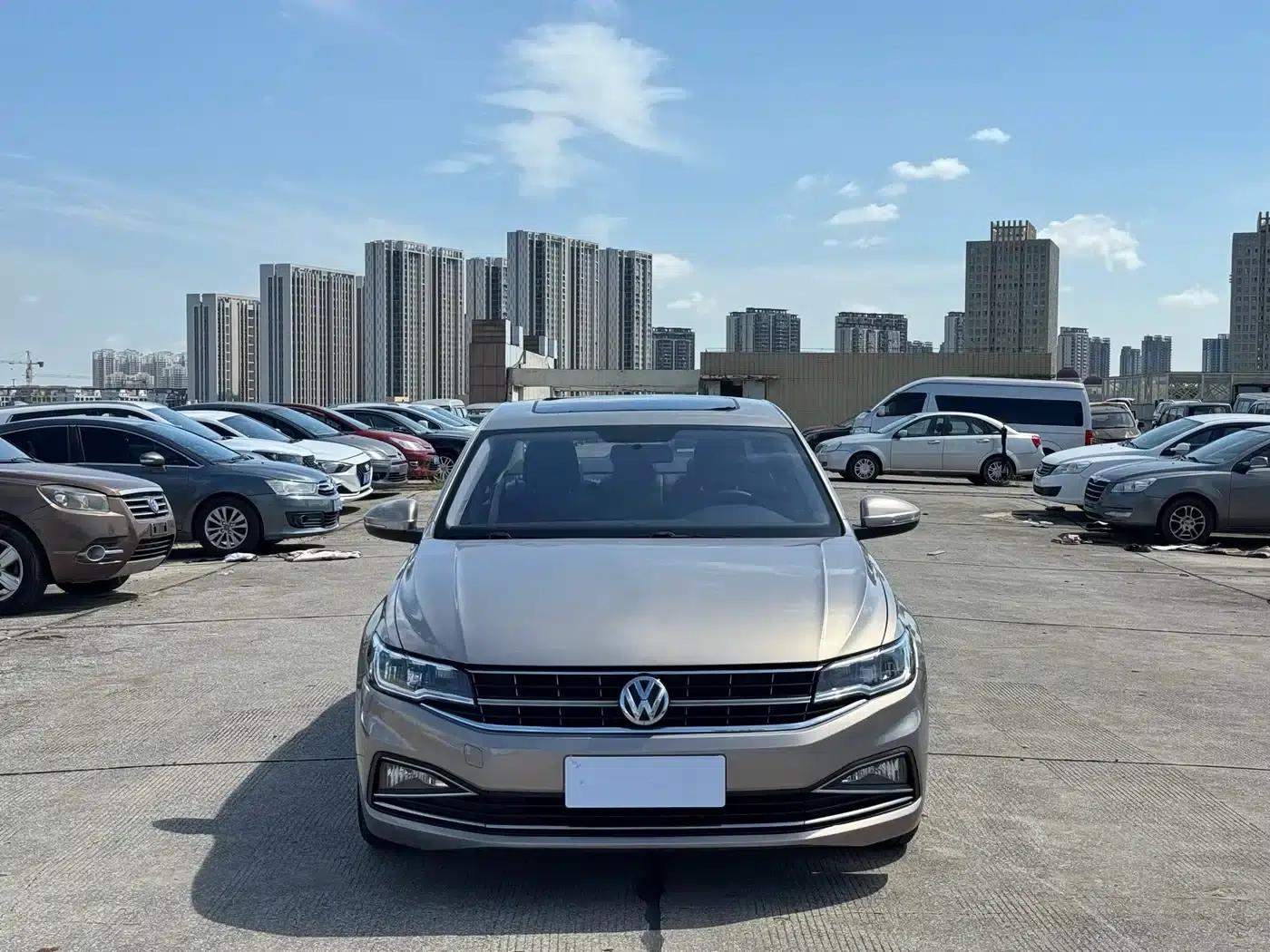 2019 Volkswagen Bora Facelift 1.5L Automatic Comfort Model (National V Emission Standard) — миниатюра 2