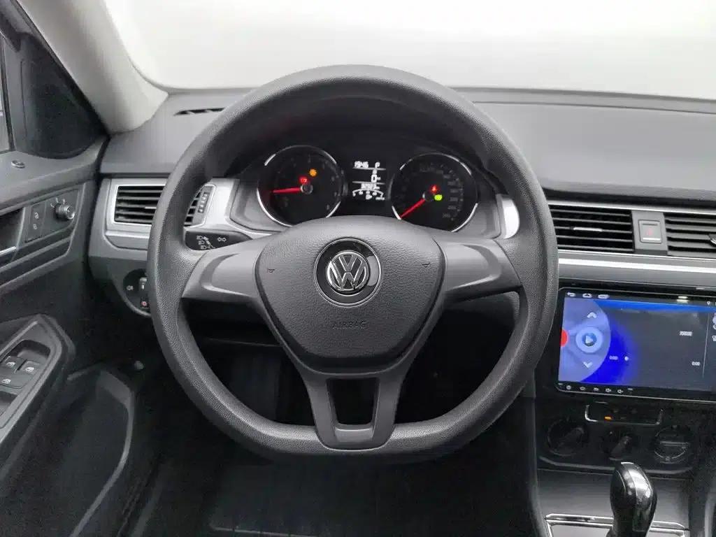 2017 Volkswagen Bora 1.6L Automatic Fashion Edition — миниатюра 11