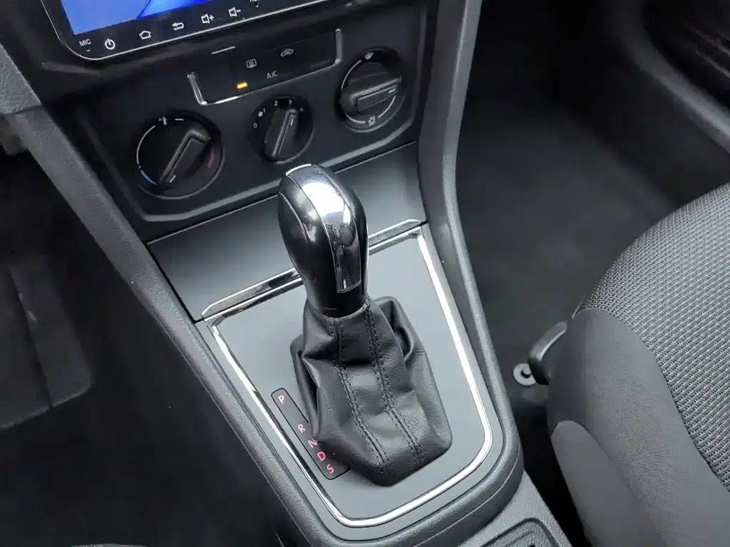 2017 Volkswagen Bora 1.6L Automatic Fashion Edition — миниатюра 13