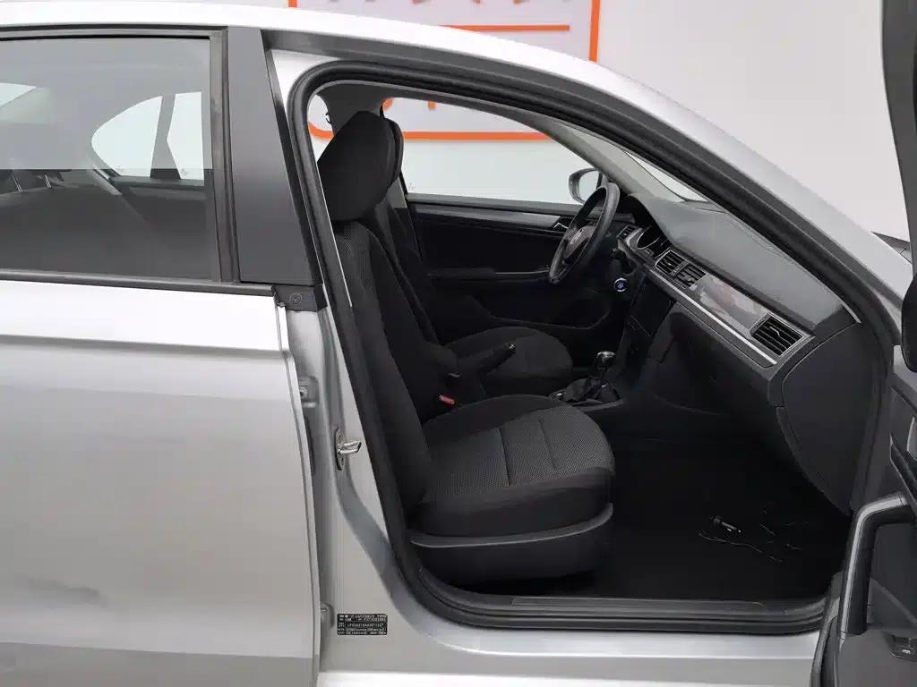 2017 Volkswagen Bora 1.6L Automatic Fashion Edition — миниатюра 23