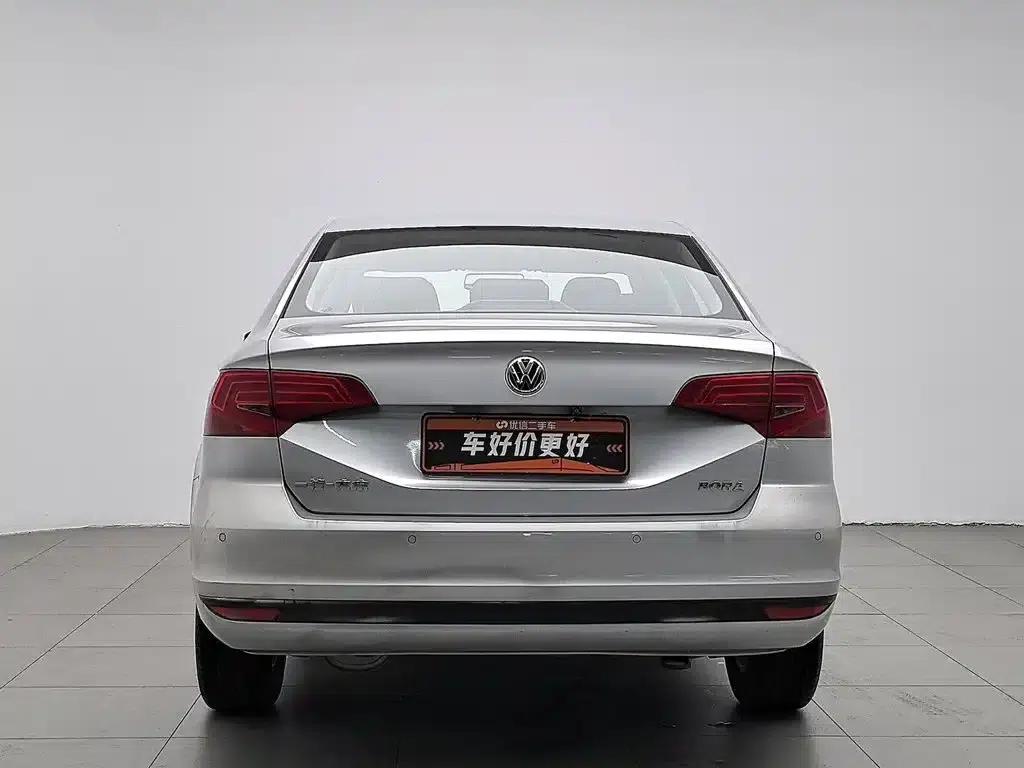 2017 Volkswagen Bora 1.6L Automatic Fashion Edition — миниатюра 4