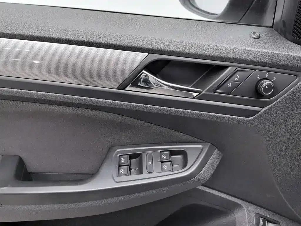 2017 Volkswagen Bora 1.6L Automatic Fashion Edition — миниатюра 9