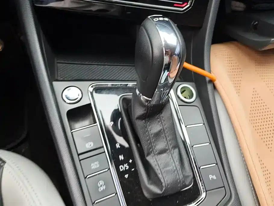 2023 Volkswagen Bora 300TSI DSG Premium Edition — миниатюра 16