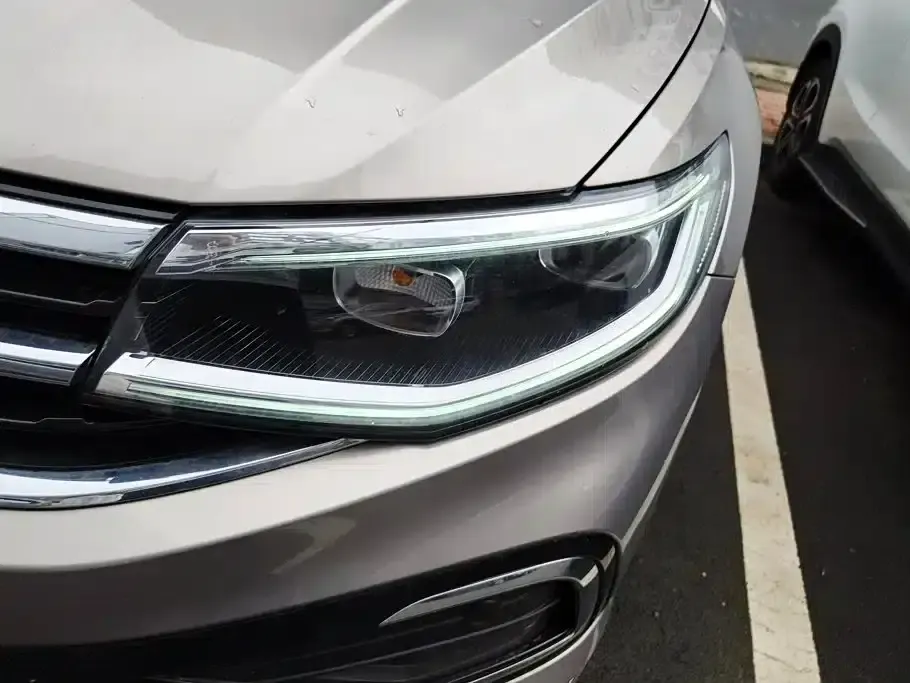 2023 Volkswagen Bora 300TSI DSG Premium Edition — миниатюра 5