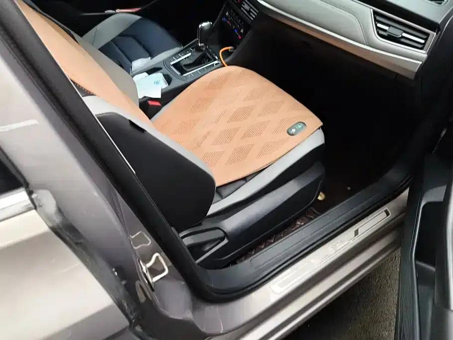2023 Volkswagen Bora 300TSI DSG Premium Edition — миниатюра 8