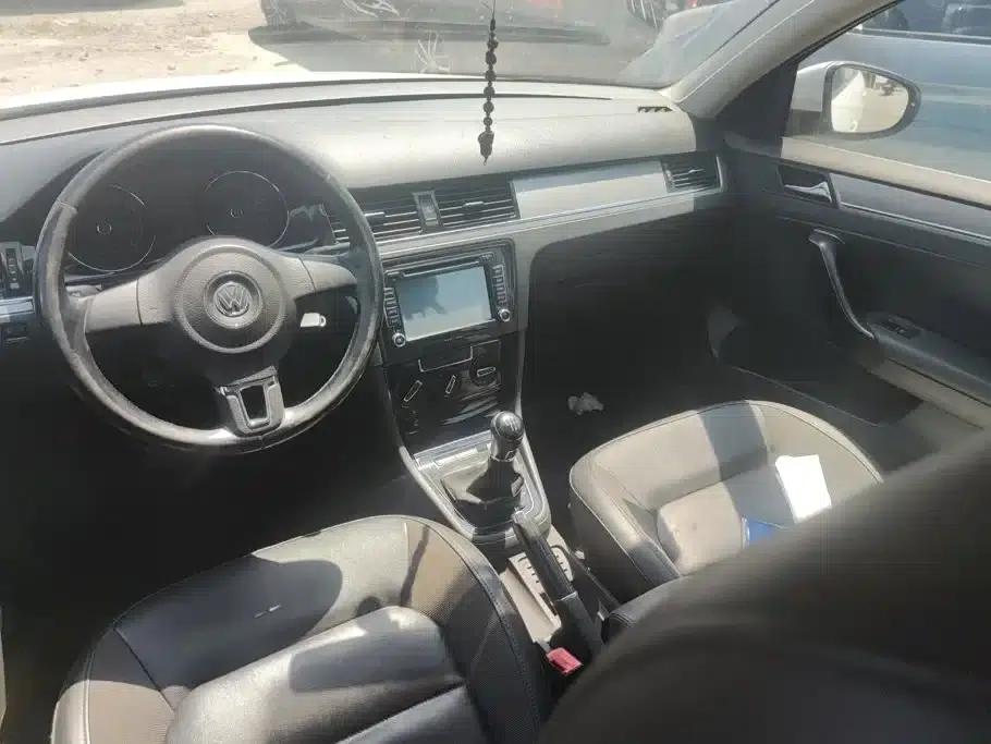 2015 Volkswagen Bora Value Edition 1.6L Manual Fashion Model — миниатюра 12