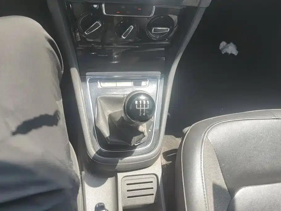 2015 Volkswagen Bora Value Edition 1.6L Manual Fashion Model — миниатюра 16