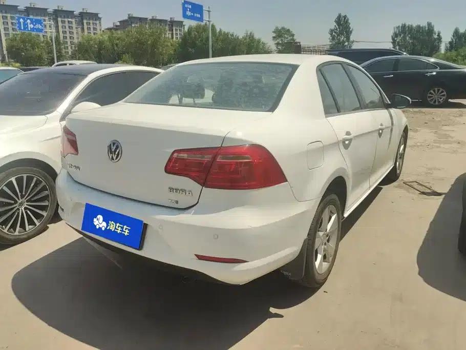 2015 Volkswagen Bora Value Edition 1.6L Manual Fashion Model — миниатюра 3