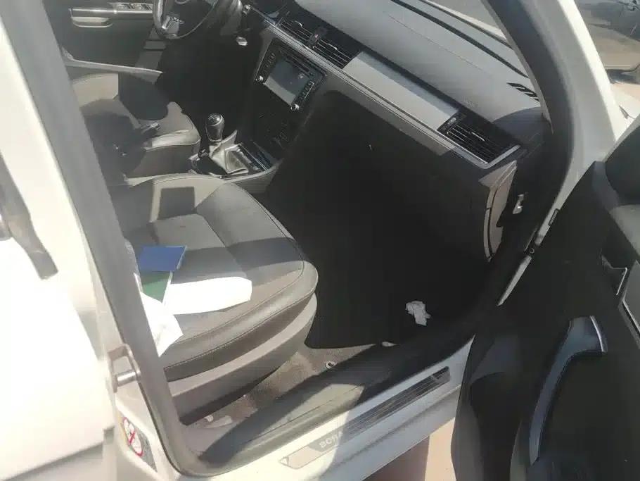 2015 Volkswagen Bora Value Edition 1.6L Manual Fashion Model — миниатюра 8