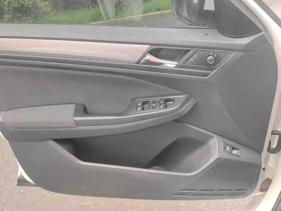 2019 Volkswagen Bora Legend 1.5L Automatic Fashion Model (China VI Emission Standard) — миниатюра 7