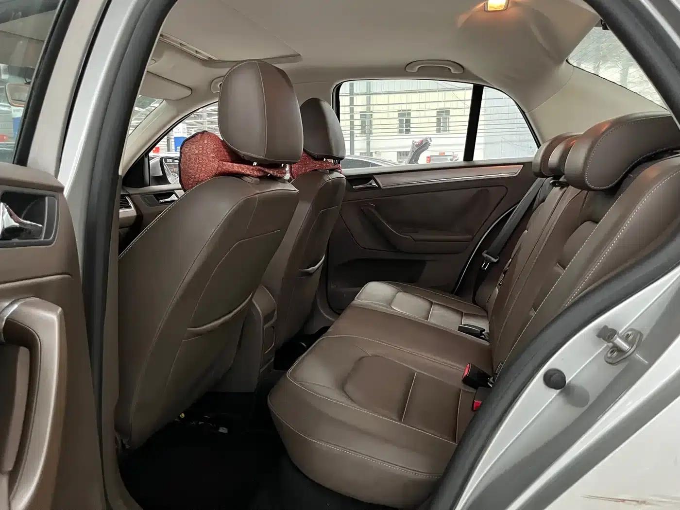 2014 Volkswagen Bora 1.6L Automatic Comfort Model — миниатюра 10
