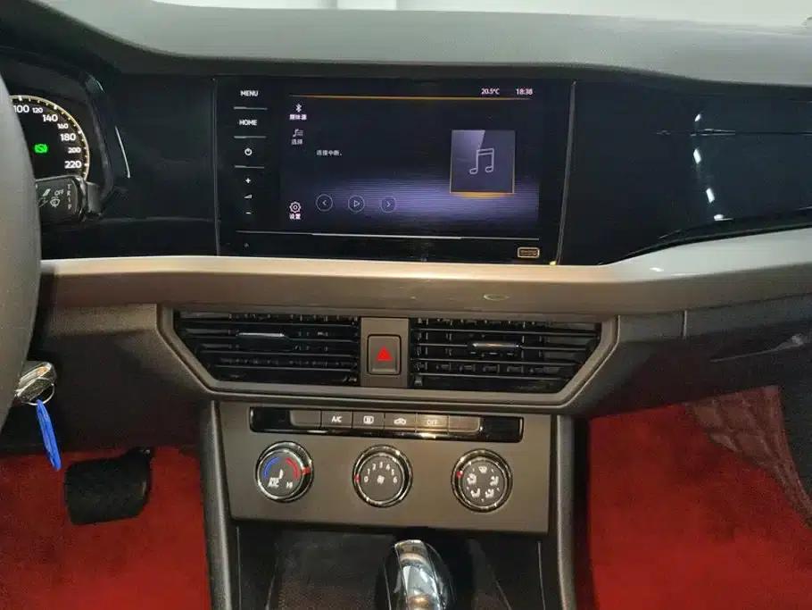 2021 Volkswagen Bora 1.5L Automatic Fashion Smart Edition — миниатюра 13