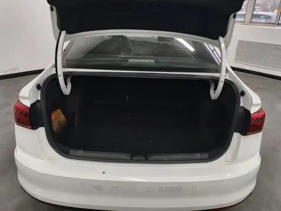 2021 Volkswagen Bora 1.5L Automatic Fashion Smart Edition — миниатюра 4