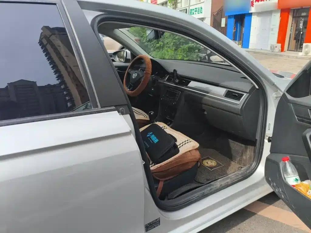2017 Volkswagen Bora 1.6L Manual Fashion Edition — миниатюра 20