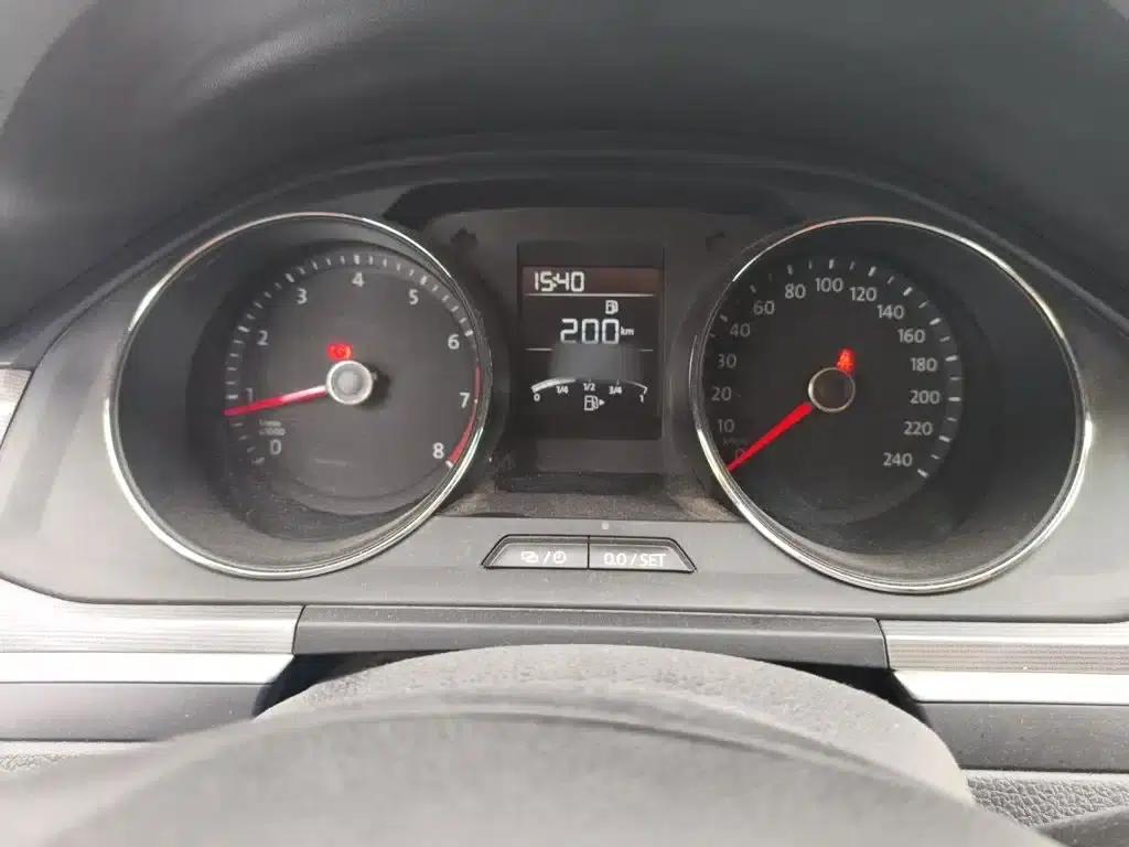 2017 Volkswagen Bora 1.6L Manual Fashion Edition — миниатюра 4
