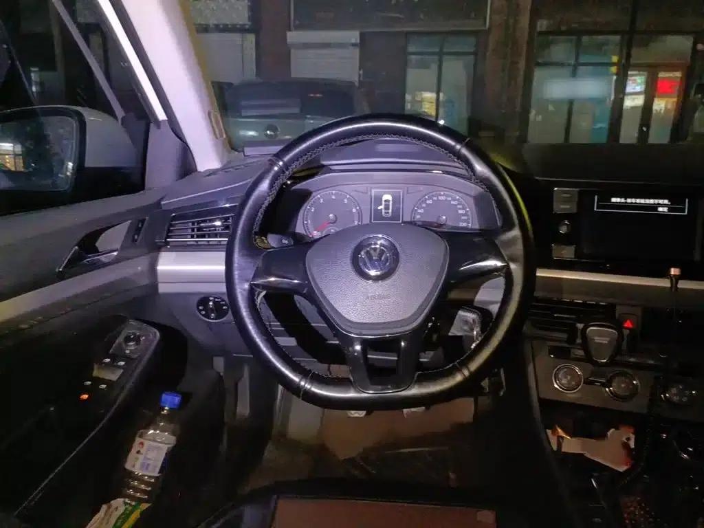 2019 Volkswagen Bora 1.5L Manual Fashion Edition — миниатюра 3