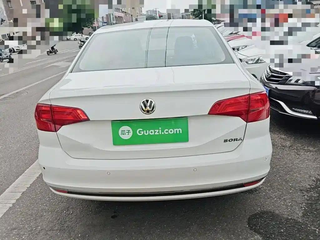 2017 Volkswagen Bora 1.6L Manual Comfort Model — миниатюра 6