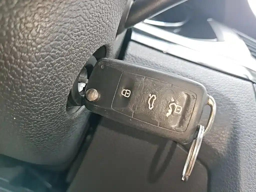 2017 Volkswagen Bora 1.6L Manual Comfort Model — миниатюра 9