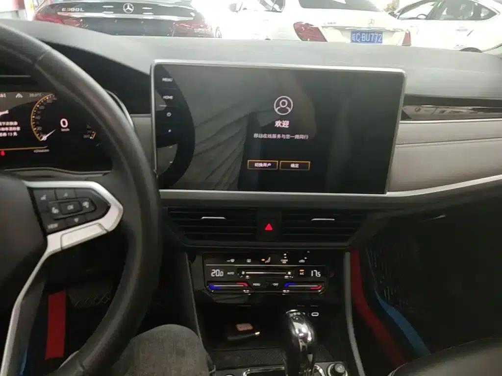 2023 Volkswagen Bora 300TSI DSG Premium Edition — миниатюра 13