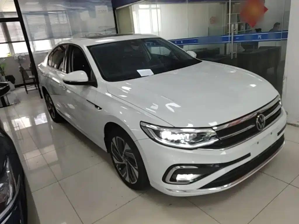 2023 Volkswagen Bora 300TSI DSG Premium Edition — миниатюра 4