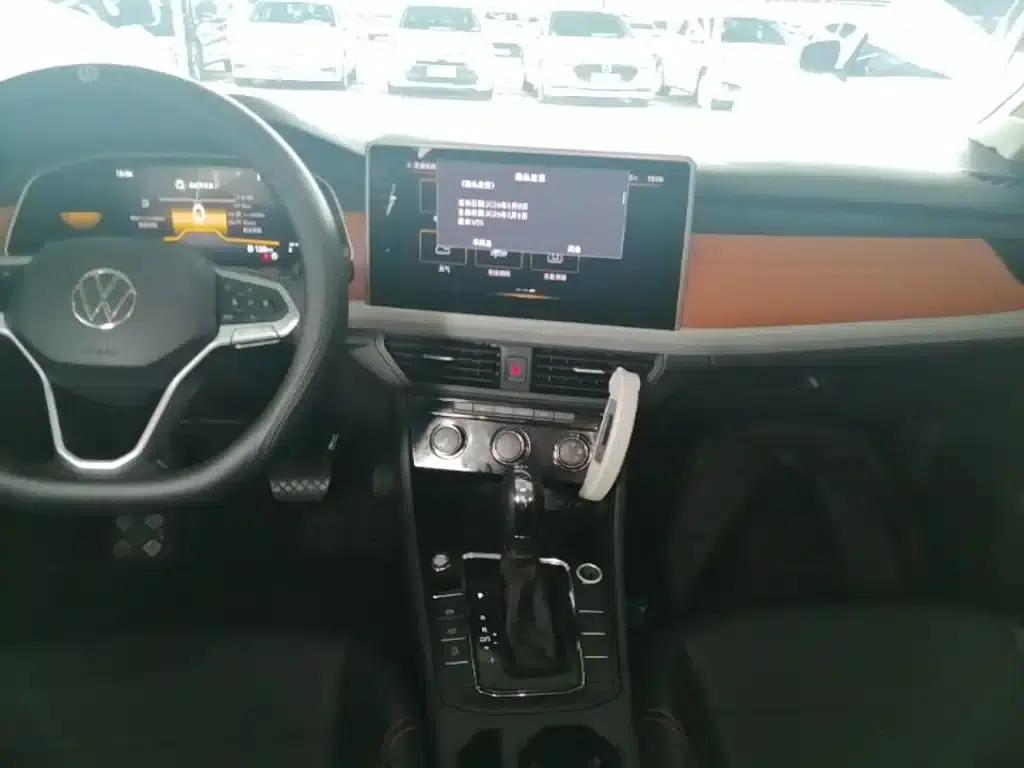 2025 Volkswagen Bora 200TSI DSG Joyful Navigation Edition — миниатюра 13