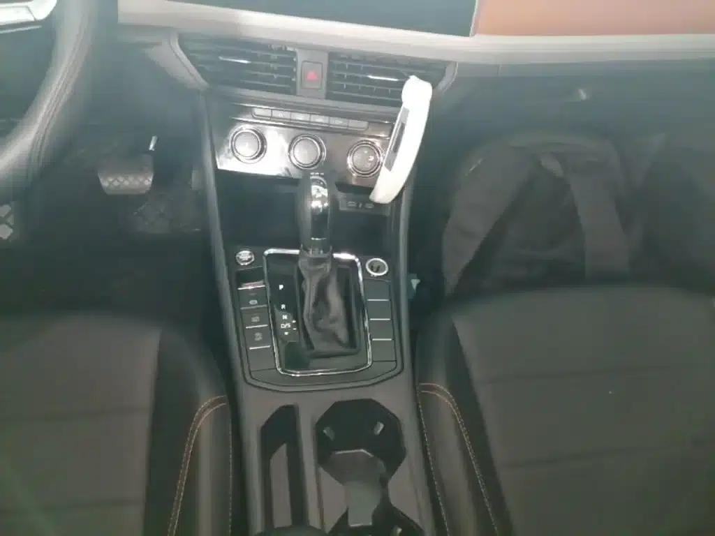 2025 Volkswagen Bora 200TSI DSG Joyful Navigation Edition — миниатюра 14