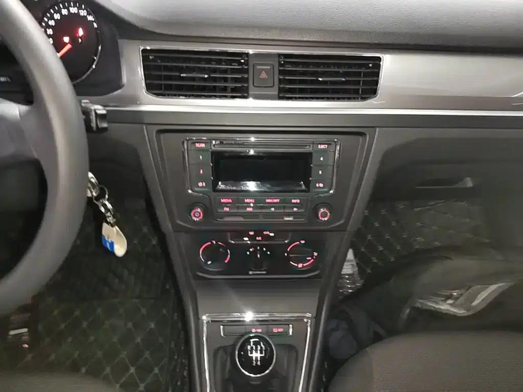 2019 Volkswagen Bora Legend 1.5L Manual Fashion Model (China VI Emission Standard) — миниатюра 13