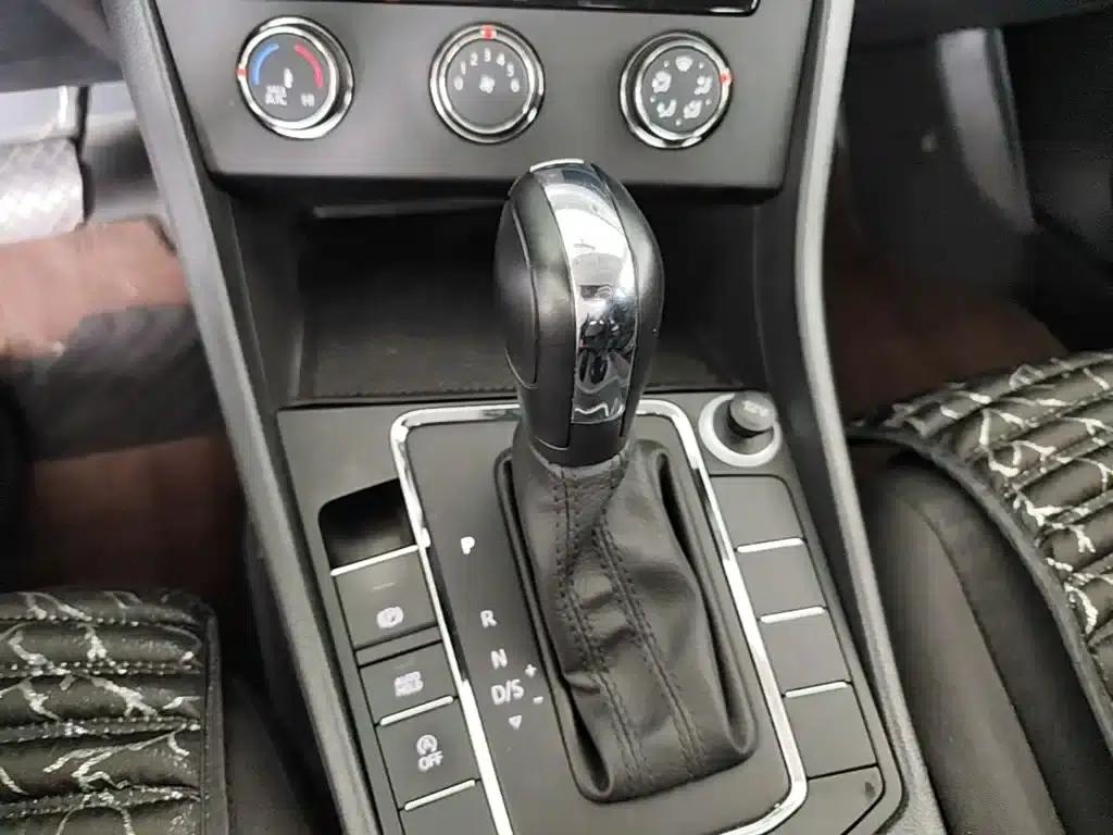 2020 Volkswagen Bora 1.5L Automatic Fashion Edition — миниатюра 14