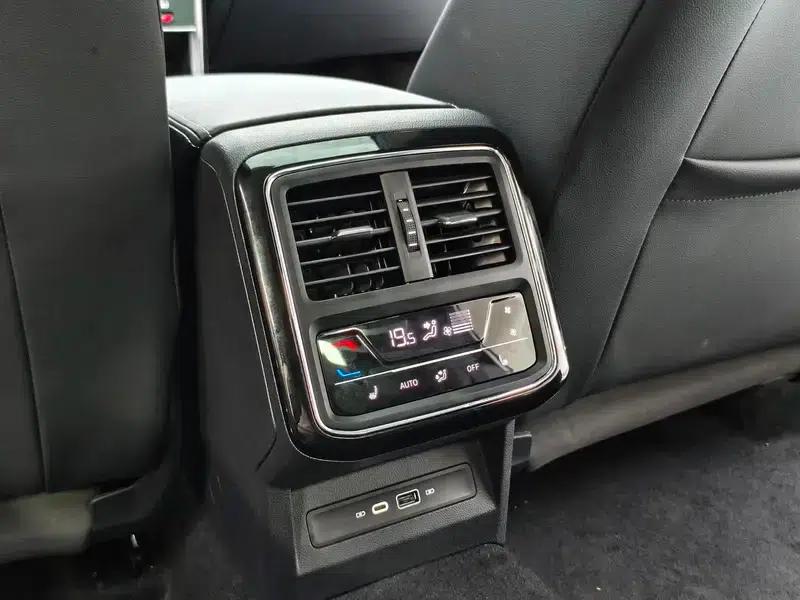 2022 Volkswagen Passat 280TSI Business Edition — миниатюра 9