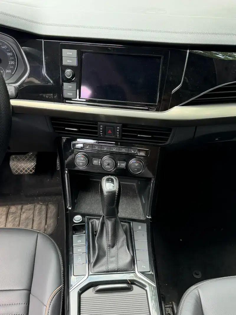 2019 Volkswagen Passat 330TSI Elite Edition (China VI Emission Standard) — миниатюра 17