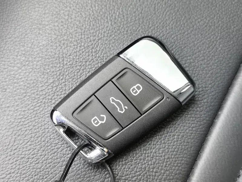 2020 Volkswagen Passat PHEV 430PHEV Hybrid Elite Edition (China VI Emission Standard) — миниатюра 11