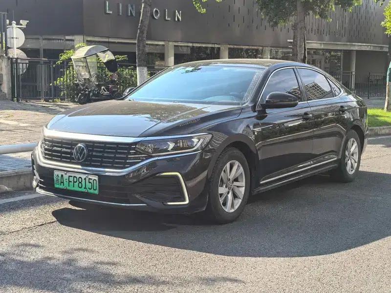 2022 Volkswagen Passat PHEV 430PHEV Hybrid Business Edition — миниатюра 1