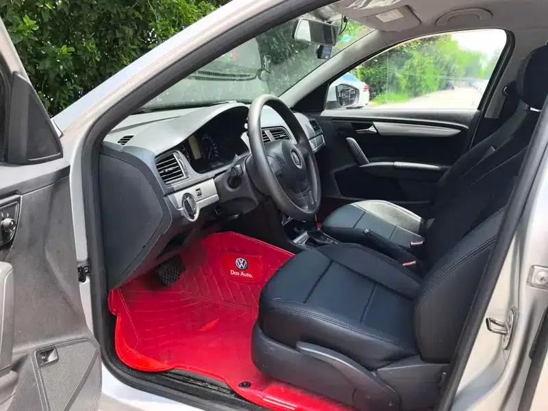 2013 Volkswagen Lavida Classic Facelift 1.6L Automatic Fashion Edition — миниатюра 7