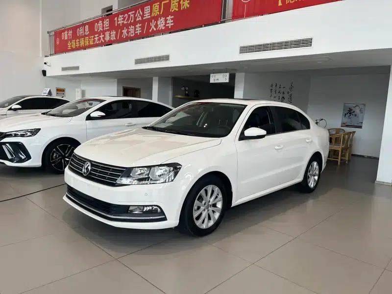 2017 Volkswagen Lavida 1.6L Automatic Comfort Edition — миниатюра 1