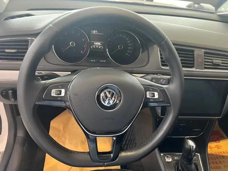 2017 Volkswagen Lavida 1.6L Automatic Comfort Edition — миниатюра 21