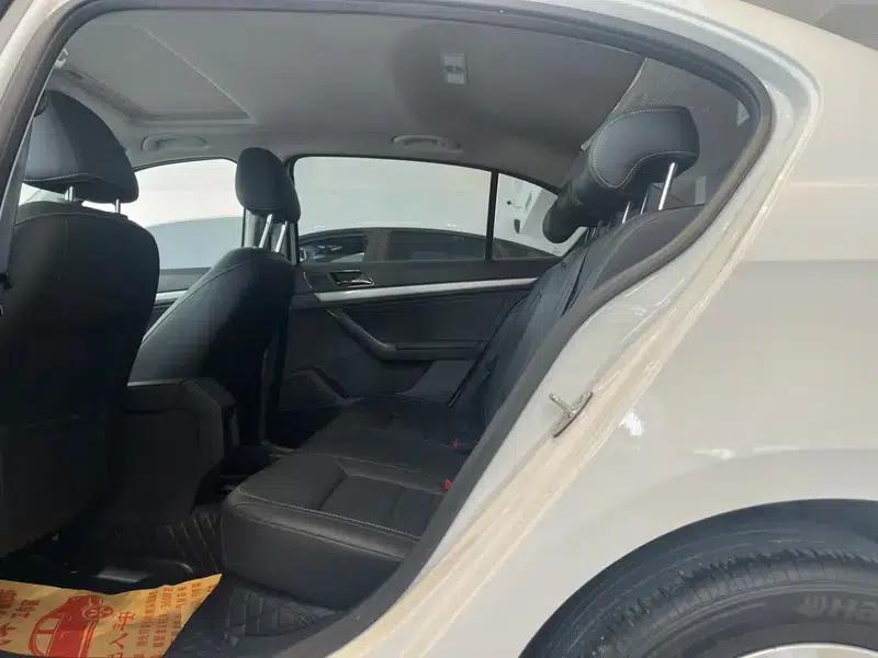 2017 Volkswagen Lavida 1.6L Automatic Comfort Edition — миниатюра 24
