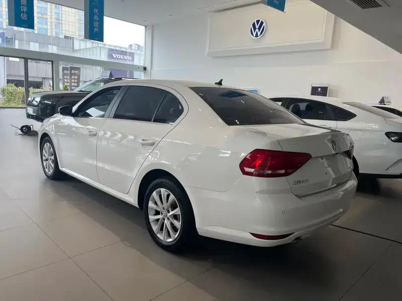 2017 Volkswagen Lavida 1.6L Automatic Comfort Edition — миниатюра 4