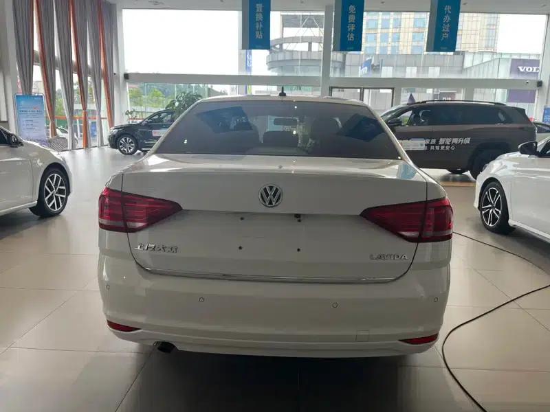 2017 Volkswagen Lavida 1.6L Automatic Comfort Edition — миниатюра 5