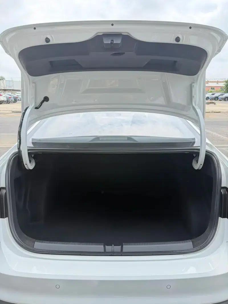2025 Volkswagen Lavida New Elite 1.5L New Elite Edition — миниатюра 17