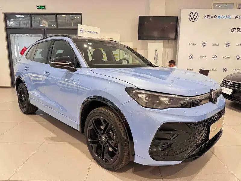 Tiguan L 2025 Pro 380TSI AWD R-Line Supreme Edition — миниатюра 3