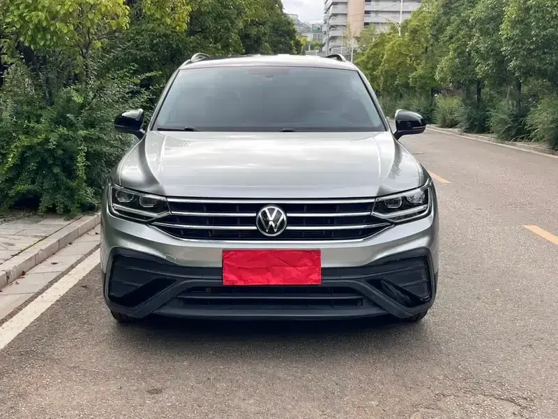 Tiguan L 2022 330TSI Automatic 2WD Comfort Edition — миниатюра 2