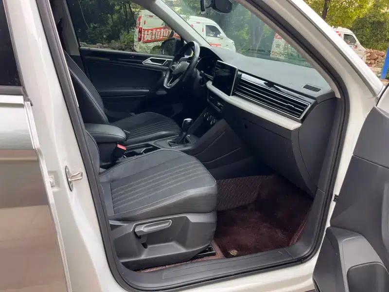 Tiguan L 2022 330TSI Automatic 2WD Comfort Edition — миниатюра 13