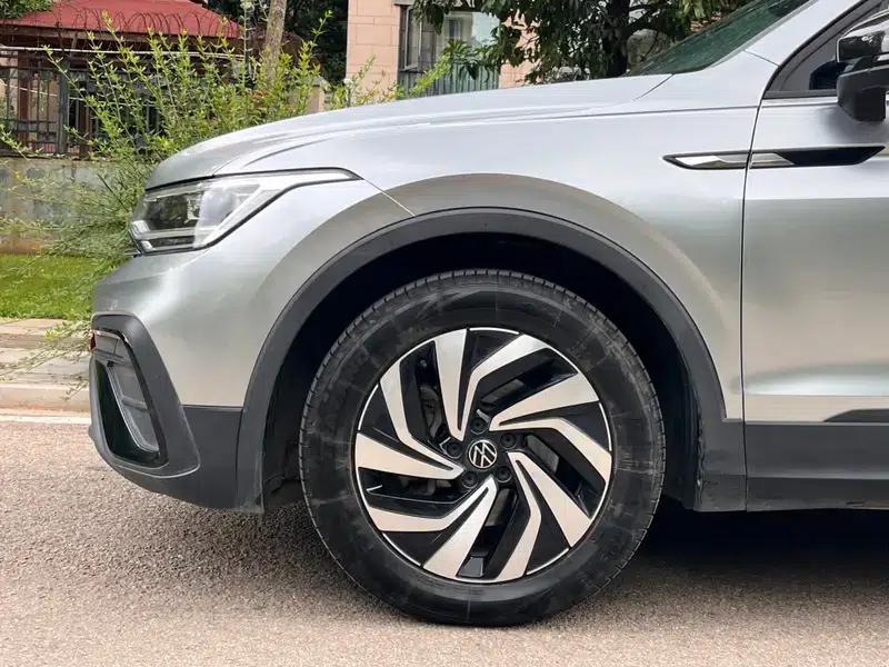 Tiguan L 2022 330TSI Automatic 2WD Comfort Edition — миниатюра 16
