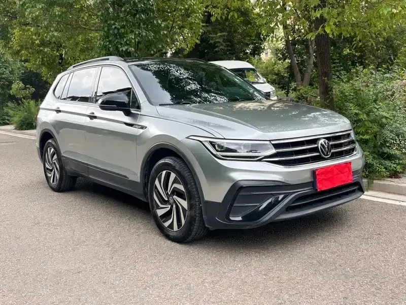 Tiguan L 2022 330TSI Automatic 2WD Comfort Edition — миниатюра 3