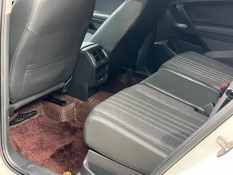 Tiguan L 2022 330TSI Automatic 2WD Comfort Edition — миниатюра 24