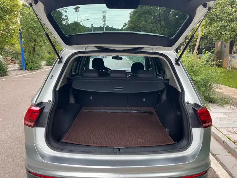 Tiguan L 2022 330TSI Automatic 2WD Comfort Edition — миниатюра 26