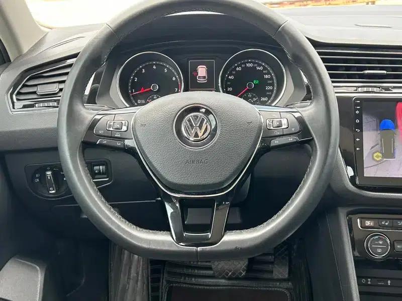 Tiguan L 2018 330TSI Automatic 2WD Luxury Edition — миниатюра 19