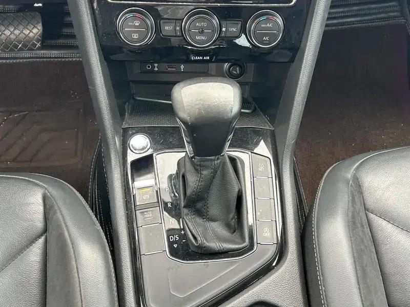 Tiguan L 2018 330TSI Automatic 2WD Luxury Edition — миниатюра 20
