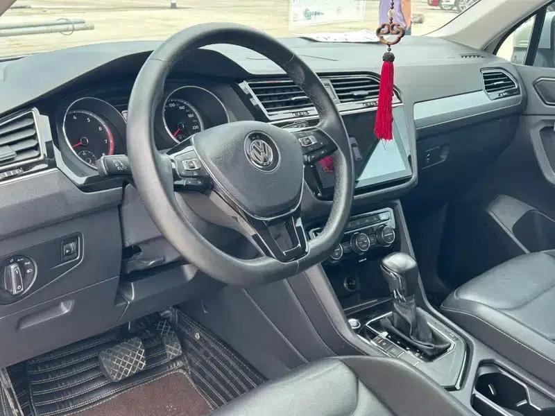 Tiguan L 2018 330TSI Automatic 2WD Luxury Edition — миниатюра 22