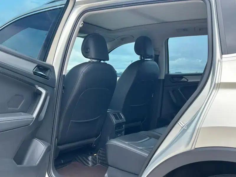 Tiguan L 2018 330TSI Automatic 2WD Luxury Edition — миниатюра 25